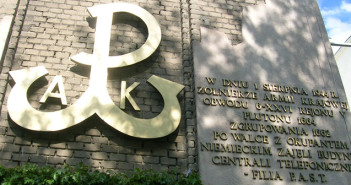 Zdobyty budynek praskiej PAST-y