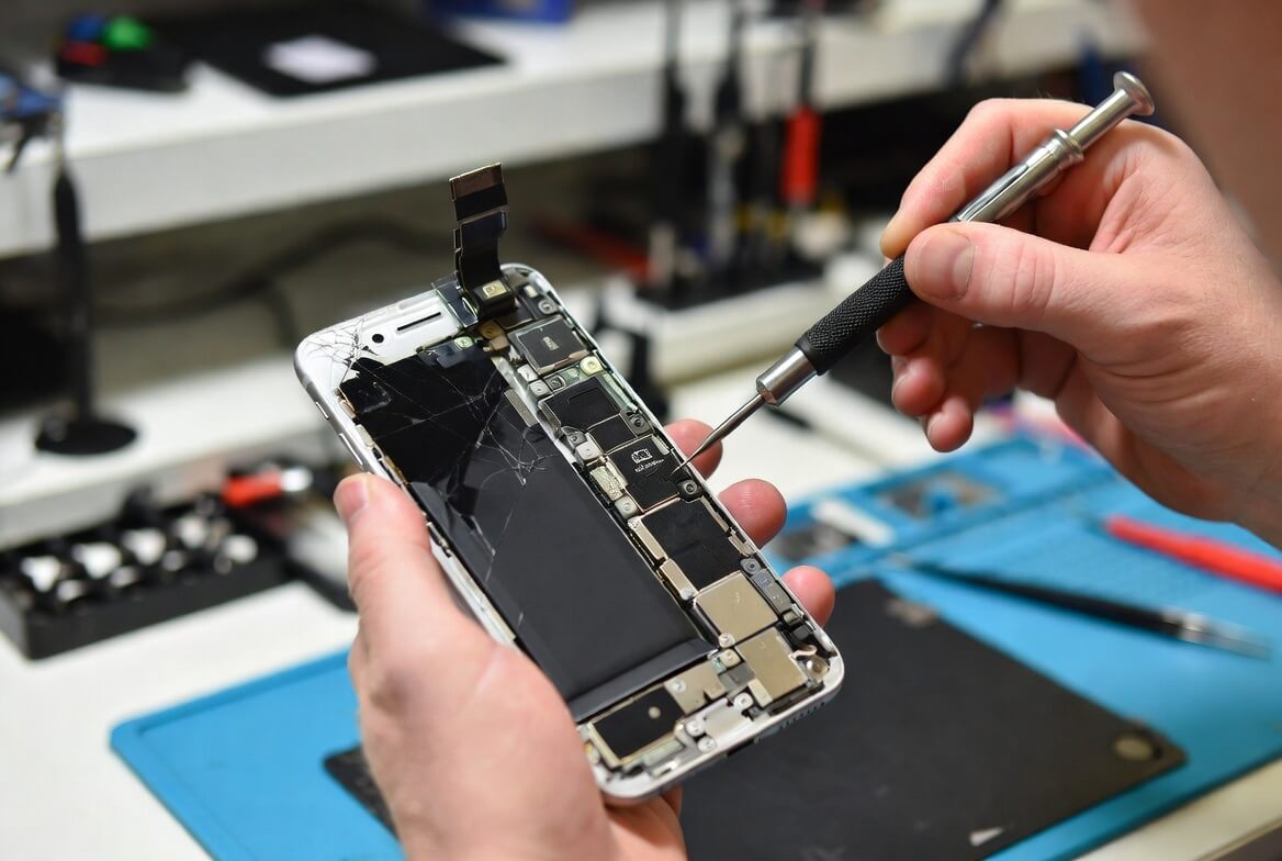 Nowy punkt naprawy Apple przy Ząbkowskiej na warszawskiej Pradze